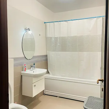 Apartment Cozy With Free Parking *
