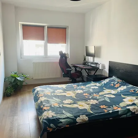Cozy With Free Parking
