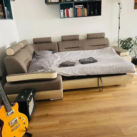 Cozy With Free Parking